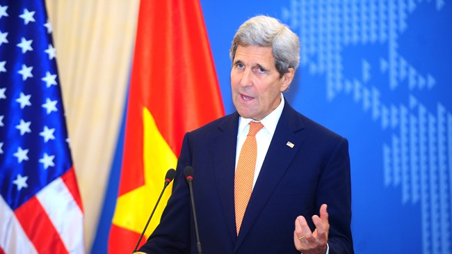 Ngoại trưởng Mỹ John Kerry phát biểu tại buổi họp báo chiều ngày 7/8/2015. Ảnh: Như Ý