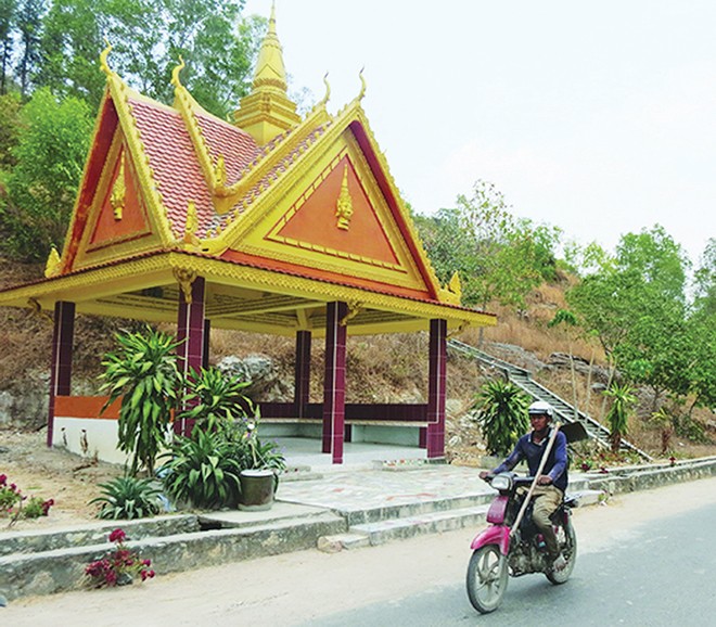 Thala có mái giống chùa Khmer