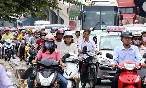 Đề xuất dừng thu phí đường bộ với xe máy từ 2016