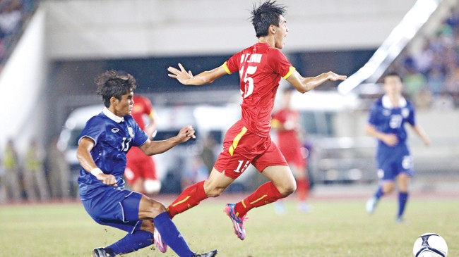 ĐT U19 Việt Nam (giữa) cần vượt qua nỗi buồn thất bại ở trận chung kết U19 Đông Nam Á để thi đấu tốt tại vòng loại U19 châu Á. Ảnh: VSI