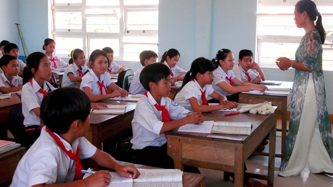 Một giờ lên lớp trong phòng học mới tại trường THCS Phan Châu Trinh. Ảnh: Nguyễn Trang