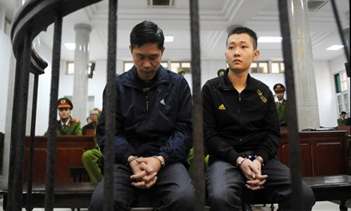 Nguyễn Mạnh Tường và Đào Quang Khánh tại phiên tòa sơ thẩm. Ảnh: Vnexpress