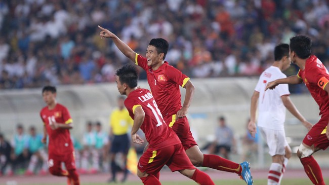 Các cầu thủ U19 Việt Nam có nhiều cơ hội giành quyền dự VCK U19 châu Á năm 2016 tại Bahrain. Ảnh: VSI