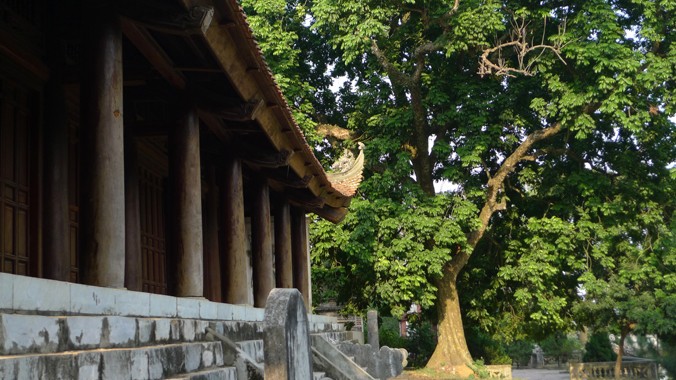 Di tích quốc gia chùa Trăm Gian có kiến trúc, cảnh quan đẹp nhưng liên tiếp sai phạm trong tu bổ. 