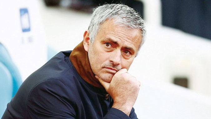 Tương lai của HLV Mourinho tại Chelsea đang bị đặt dấu hỏi lớn. Ảnh: GETTY IMAGES 