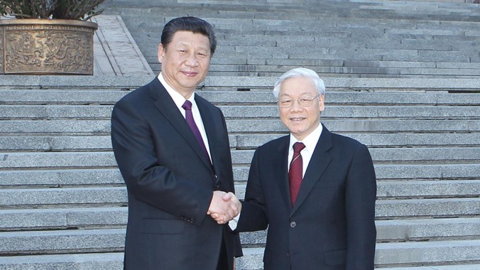 Tổng Bí thư, Chủ tịch Trung Quốc Tập Cận Bình đón Tổng Bí thư Nguyễn Phú Trọng tại Bắc Kinh ngày 7/4. Ảnh: TTXVN