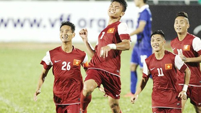 Các cầu thủ U21 Việt Nam ăn mừng chiến thắng trước U21 Thái Lan. Ảnh: T.Vũ