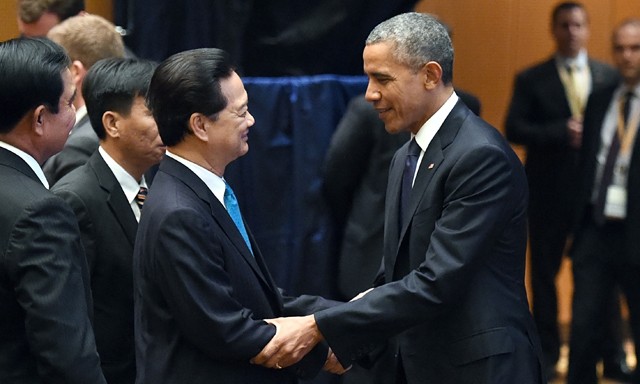 Thủ tướng Nguyễn Tấn Dũng mời Tổng thống Barack Obama sớm thăm Việt Nam và Tổng thống Mỹ đã nhận lời.