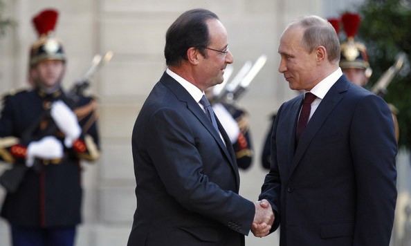 Tổng thống Pháp Francois Hollande và Tổng thống Nga Putin.