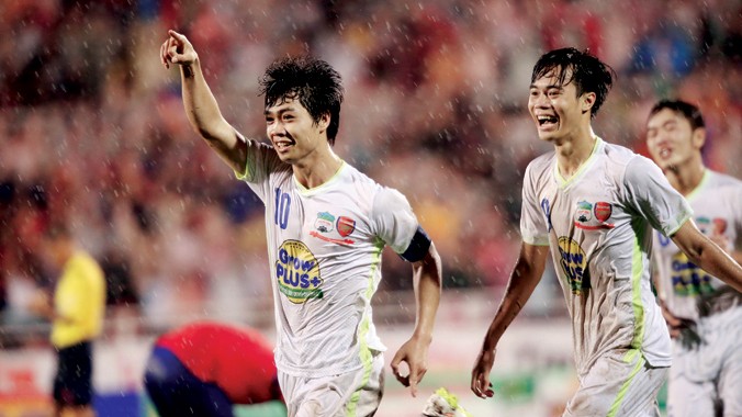 Công Phượng ăn mừng bàn thắng vào lưới U19 Hàn Quốc. Ảnh: T.Vũ