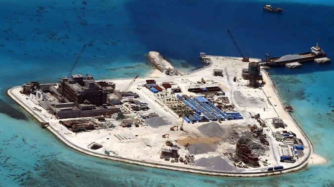 Ảnh vệ tinh được chụp vào tháng 2/2015 cho thấy Trung Quốc đang xây dựng trái phép trên đá Gạc Ma thuộc quần đảo Trường Sa của Việt Nam. Ảnh: EPA