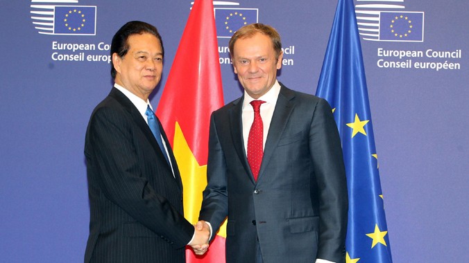 Ngày 2/12 tại Brussels, Thủ tướng Nguyễn Tấn Dũng gặp Chủ tịch Hội đồng châu Âu Donald Tusk. Ảnh: TTXVN