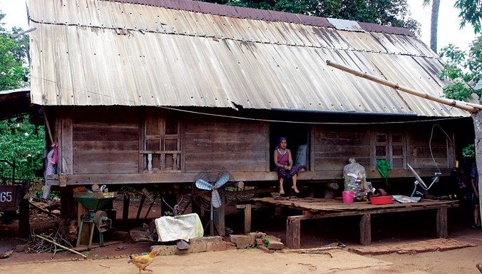 Nhà sàn truyền thống của người Vân Kiều tại xã Ea Hiu.