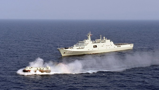 Tàu chiến Trung Quốc gần đây thường xuyên tập trận gây căng thẳng trong khu vực. Ảnh: Getty Images