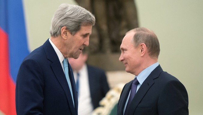 Tổng thống Nga Vladimir Putin gặp Ngoại trưởng Mỹ John Kerry tại Mátxcơva. Ảnh: Sputnik