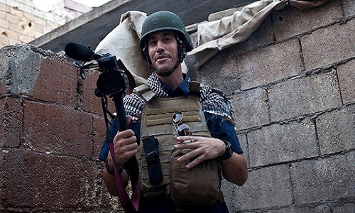 James Foley, nhà báo Mỹ bị phiến quân Hồi giáo bắt giữ và hành quyết năm 2015. Ảnh chụp năm 2012 khi Foley đang tác nghiệp tại Syria.