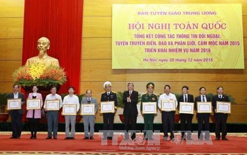 Hội nghị toàn quốc tổng kết công tác thông tin đối ngoại, tuyên truyền biển, đảo và phân giới cắm mốc năm 2015, triển khai nhiệm vụ năm 2016. (Ảnh: TTXVN).