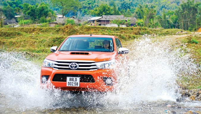 “Chiến binh” Toyota Hilux: Làn gió mới cho dòng xe bán tải