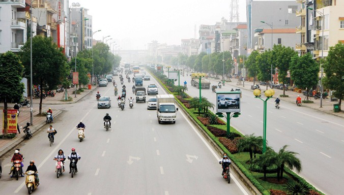 Các tuyến đường, tuyến phố của quận Long Biên ngày càng khang trang, sạch, đẹp.