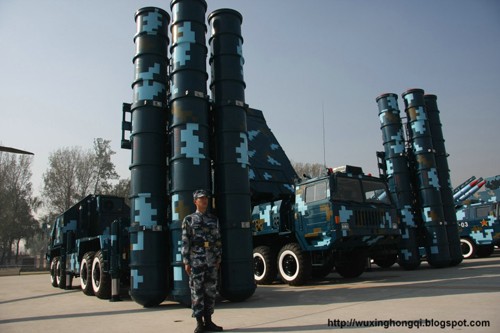 Một hệ thống tên lửa phòng không HQ-9 của Trung Quốc. 