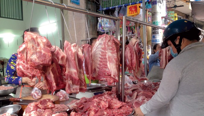 Nhiều điểm bán thịt tự phong “thịt sạch”, “thịt VietGap” dù không được cơ quan nào chứng nhận.