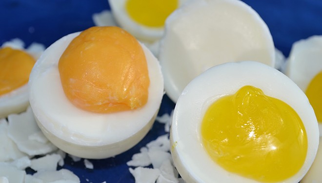 Trứng giả chứa chất gây chậm phát triển từng bị phát hiện vài lần ở Trung Quốc. Ảnh: Sweet Morris