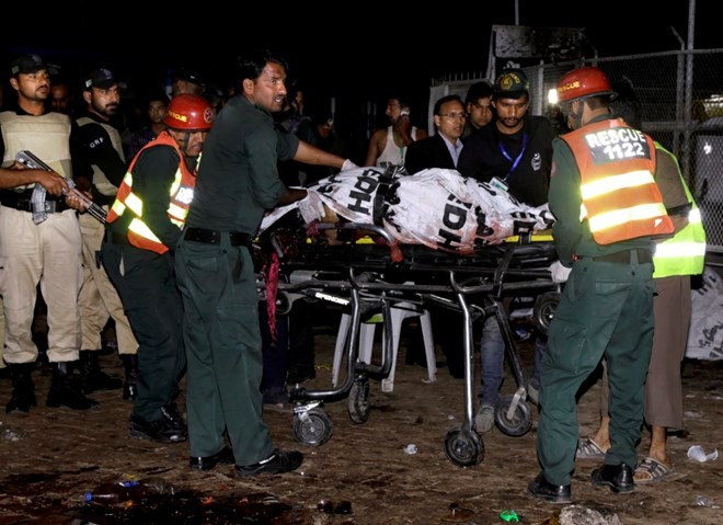 Hiện trường vụ đánh bom tự sát tại Pakistan tối 27/3. Nguồn: AP