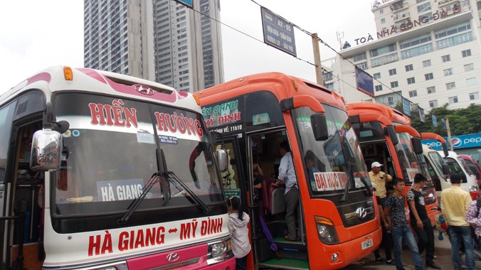 Sở GTVT Hà Nội yêu cầu lãnh đạo bến xe và DN vận tải công khai số điện thoại đường dây nóng dịp 30/4 để người dân biết.
