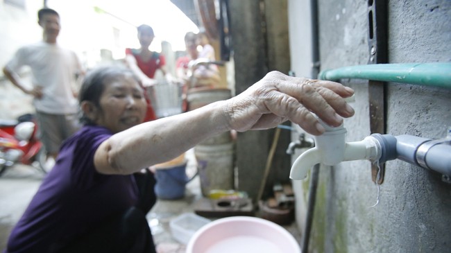 Dự báo hè này nhiều khu vực ở Hà Nội sẽ “khát” nước sạch.