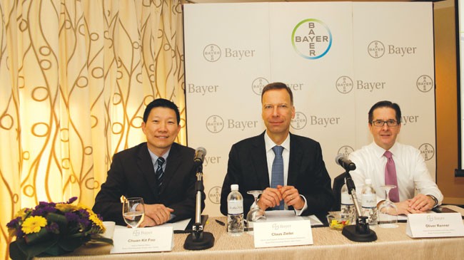 Các chuyên gia Bayer tại buổi Gặp gỡ và Đối thoại cùng báo chí.