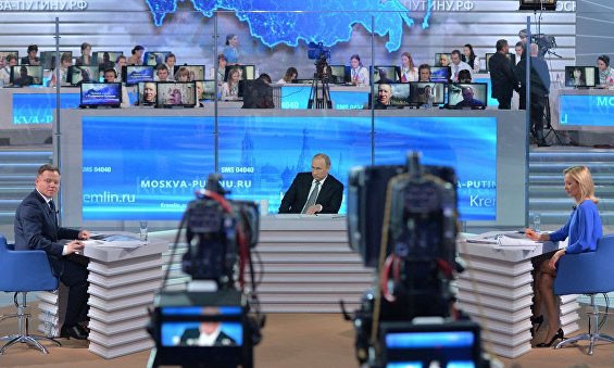 Tổng thống Nga giao lưu trực tuyến lần thứ 14 với người dân Nga trong 3 giờ rưỡi