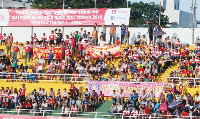 Các CĐV đến khá đông trong ngày ra mắt khán giả TPHCM của CLB Sài Gòn. Ảnh: Tường Vũ