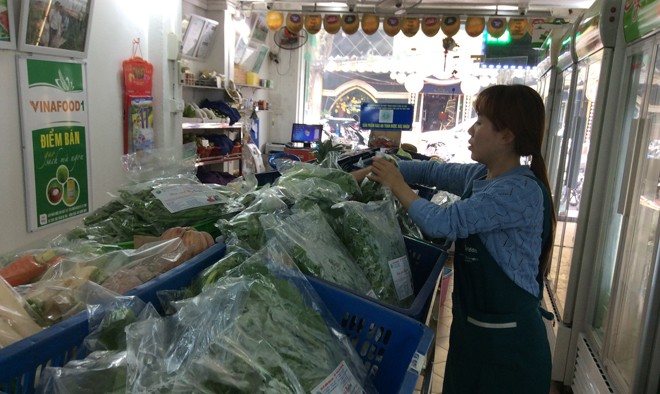 Nhiều sản phẩm được chứng nhận ATTP theo chuỗi sẽ được bày bán trong Tuần lễ An toàn thực phẩm ở Hà Nội. Ảnh: Quỳnh Nga