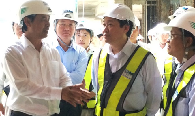 Phó Thủ tướng Vương Đình Huệ thị sát dự án tuyến metro số 1 TPHCM.