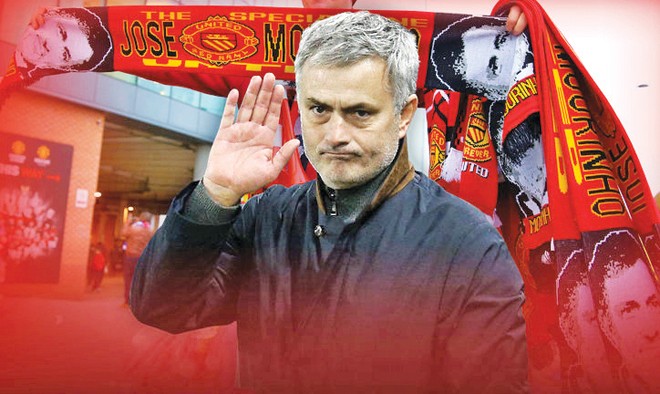 HLV Mourinho gây tranh cãi khi cập bến Old Trafford. Ảnh: Sky Sports