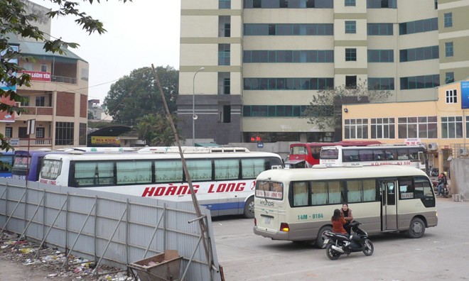 Hơn 330 lượt xe khách chạy các tỉnh sẽ phải di chuyển khỏi bến Lương Yên trước ngày 26/7. Ảnh: T.Đảng