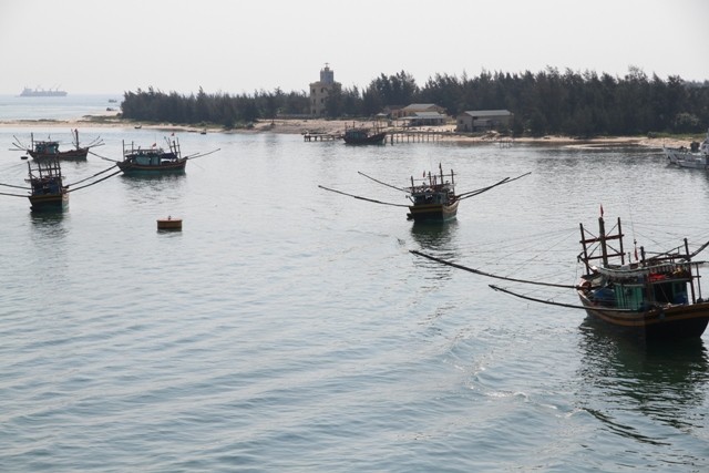 Tàu cá của ngư dân Quảng Trị vươn khơi đánh bắt hải sản. Ảnh: Dân Trí.