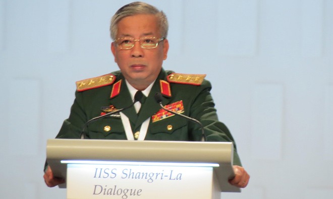 Thứ trưởng Bộ Quốc phòng Nguyễn Chí Vịnh phát biểu tại phiên họp toàn thể thứ tư của Đối thoại Shangri-La ngày 5/6. Ảnh: TTXVN