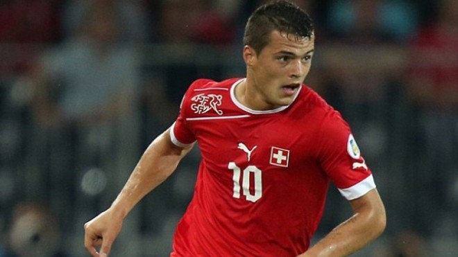 Granit Xhaka trong màu áo tuyển Thụy Sĩ sẽ đối đầu với người anh Taulant Xhaka của tuyển Albania. Ảnh: GETTY IMAGES