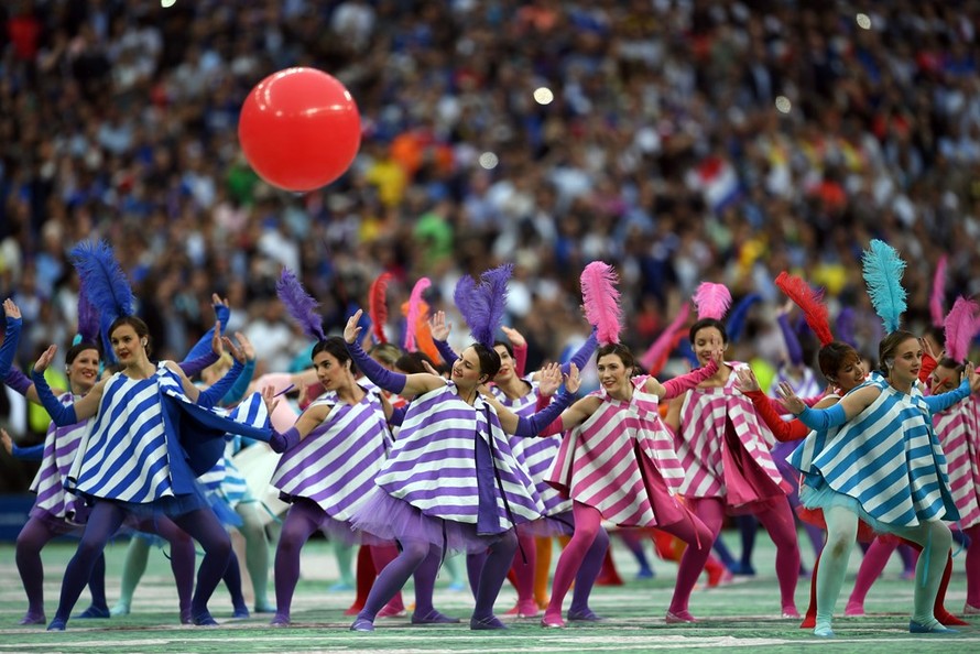 Lễ khai mạc rực rỡ sắc màu của EURO 2016