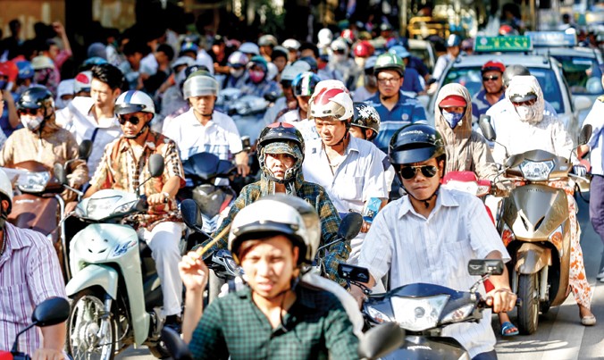 Dự báo đến 2020 Hà Nội sẽ có 1 triệu ô tô và 7 triệu chiếc xe máy gây quá tải trầm trọng cho nội đô. Ảnh: Như Ý