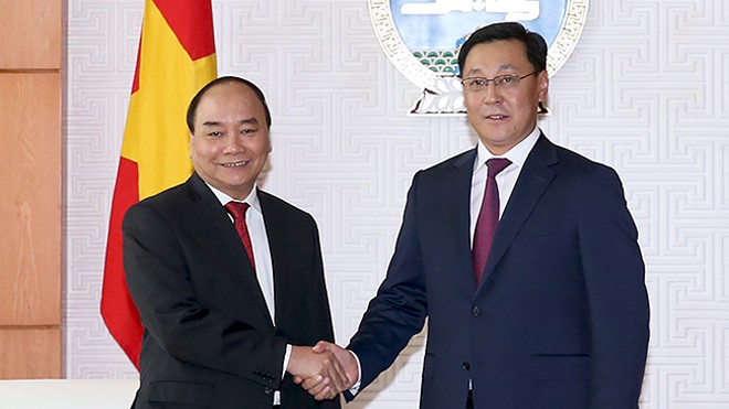 Thủ tướng Nguyễn Xuân Phúc hội đàm với Thủ tướng Mông Cổ J. Erdenebat, Ảnh: Hiếu Nguyễn