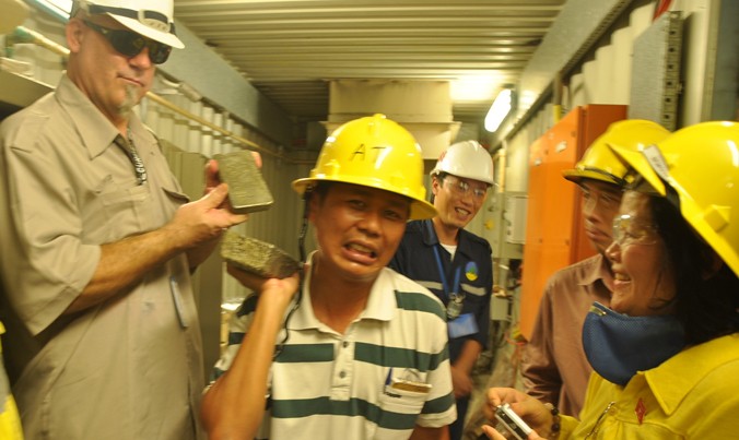 Vàng được tinh chế tại nhà máy vàng Phước Sơn.
