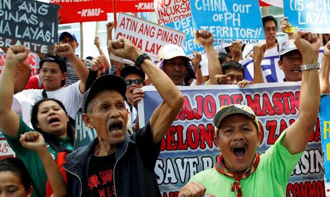 Người dân Philippines ăn mừng trước phán quyết của PCA