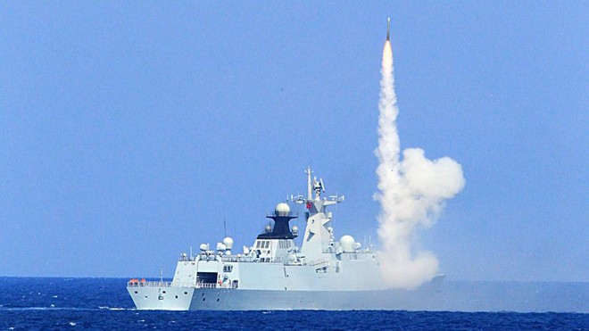Hải quân Trung Quốc tập trận trên biển Đông. Ảnh: China Daily