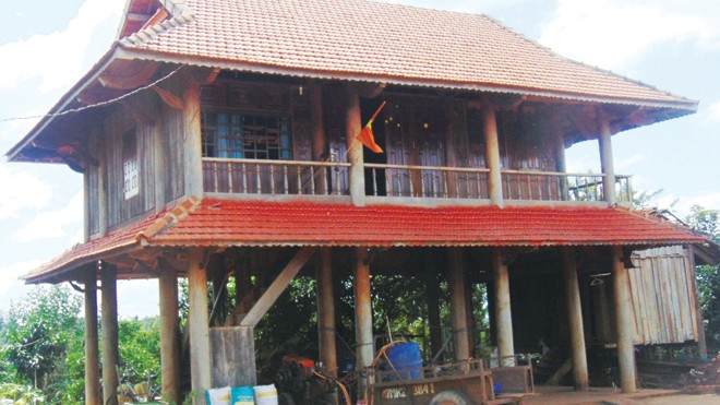 Nhà sàn truyền thống của dân tộc Thái ở xã Ea Kuêh.