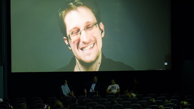 Tị nạn ở Nga, 'kẻ lộ mật' Snowden vẫn kiếm bộn tiền tại Mỹ