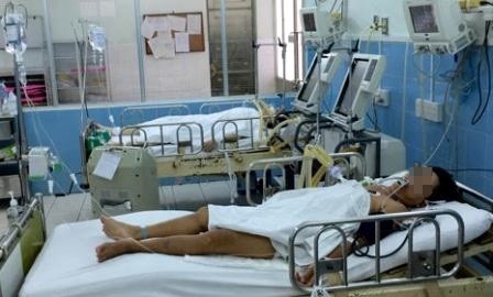 4 nạn nhân đang được chăm sóc, điều trị tại bệnh viện Nguyễn Tri Phương. Ảnh: Phapluatplus