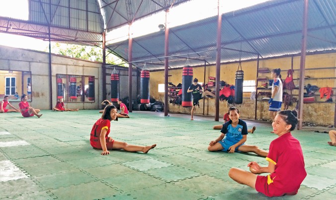 Các VĐV Wushu Thái Nguyên tập luyện tại Trung tâm TDTT Thái Nguyên. Ảnh: VP