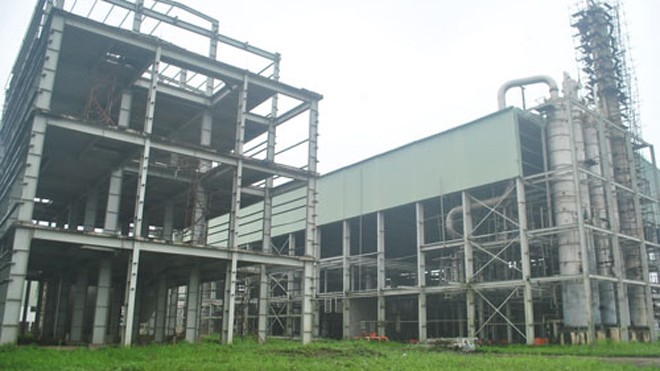 Nhà xưởng bên trong nhà máy Ethanol Phú Thọ để hoang lạnh. Ảnh: CTV